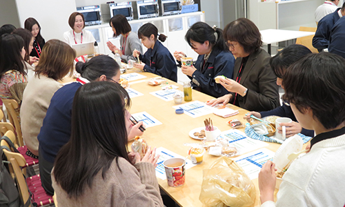 女性座談会の様子